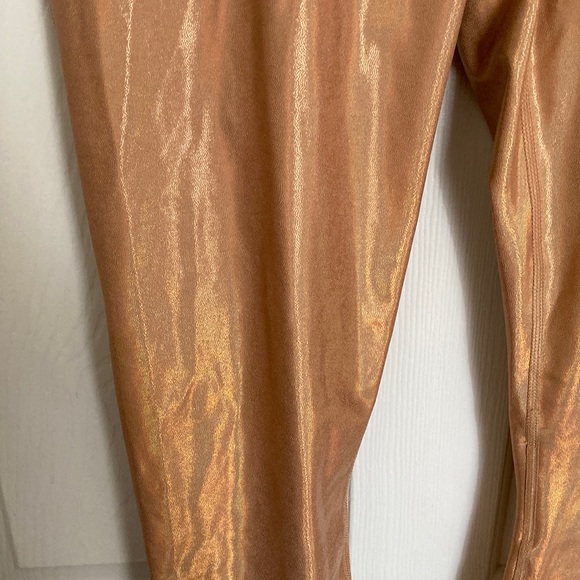 Fabletics PureLuxe Ultra High Waist 7/8 Iridescent Desert Leggings Medium NWT - Picture 4 of 11